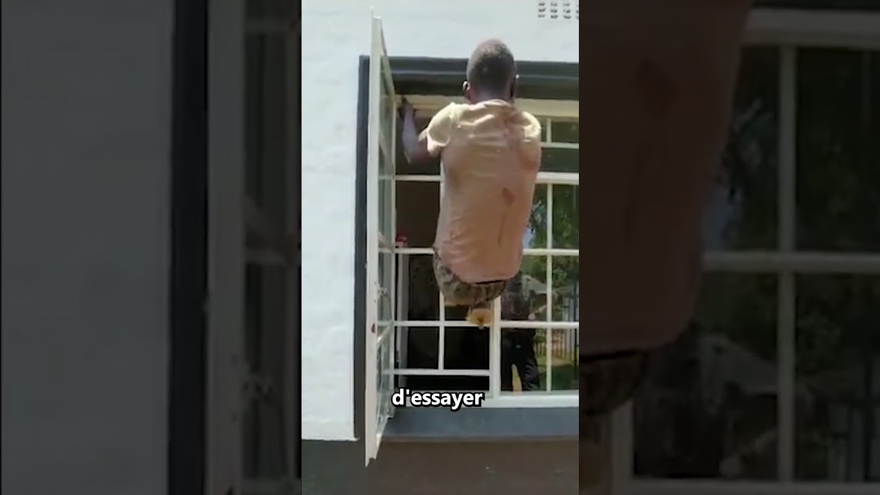 Ce Cambrioleur Montre Sa Technique Secrète À Des Policiers